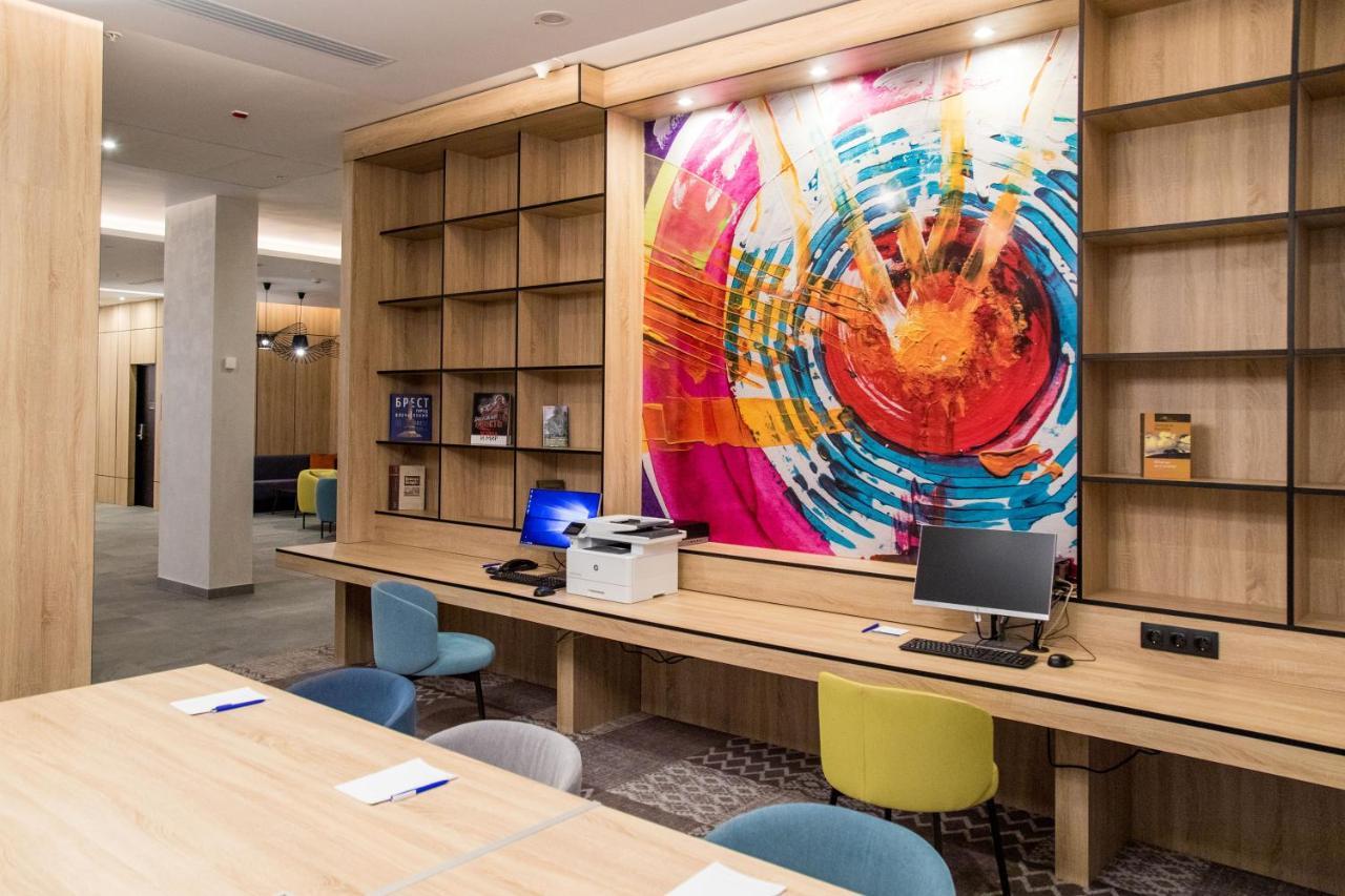 מלון Hampton By Hilton ברסט מראה חיצוני תמונה